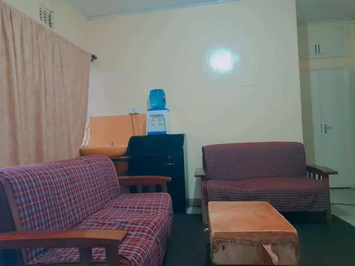 Pinkroses Gardens Hostel Найробі Екстер'єр фото