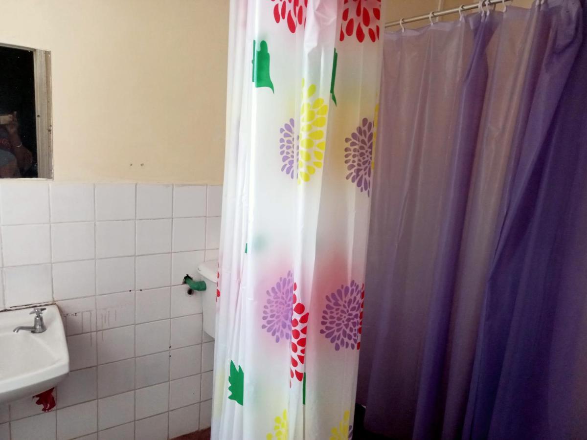 Pinkroses Gardens Hostel Найробі Екстер'єр фото